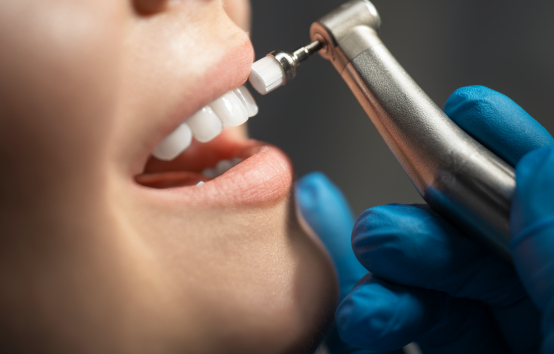 Brilliant on the tooth: why it is important to contact a dentist